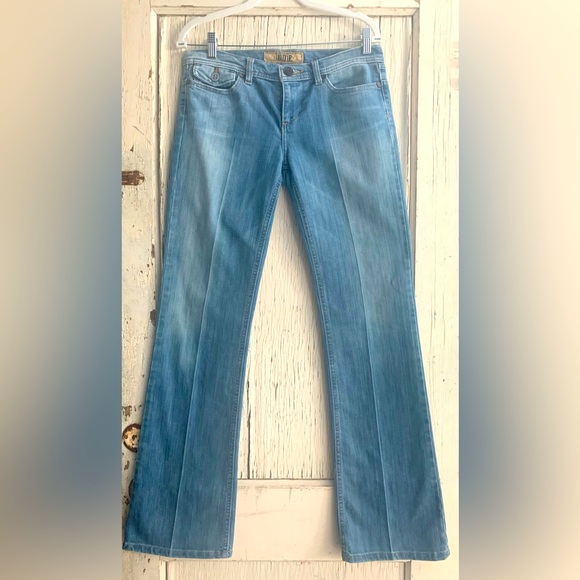 🌻INDIE Denim Jeans with Embroidered Abstract Design on Back pockets! VINTAGE - Picture 2 of 6